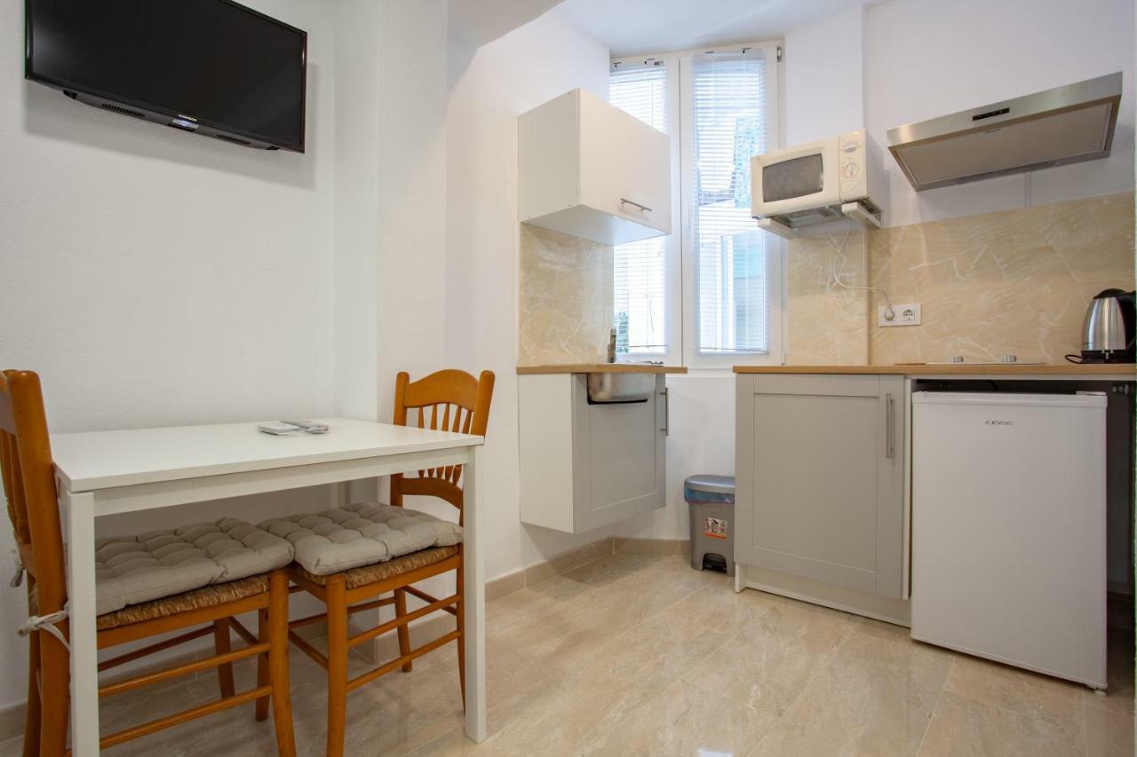 Small Studio Apartment Альтеа Экстерьер фото