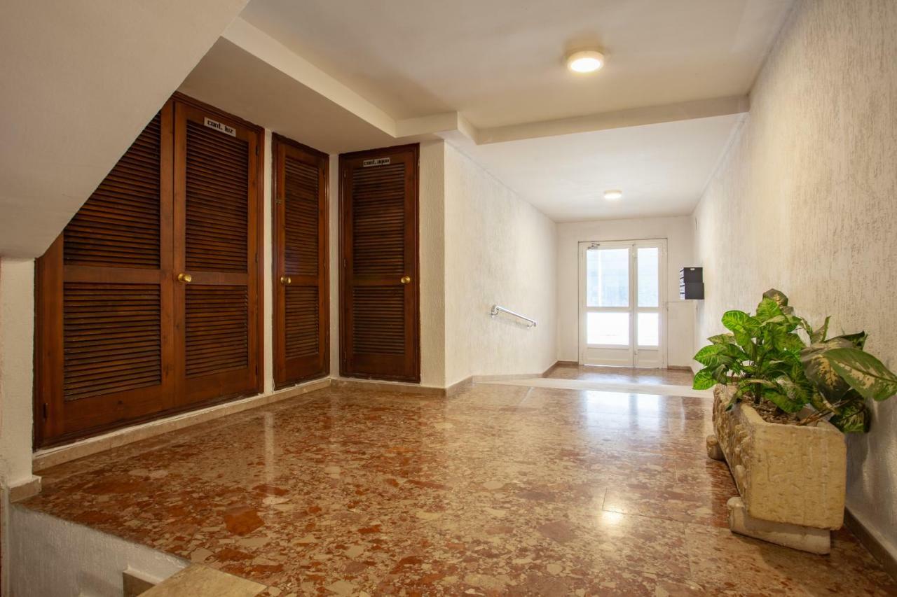 Small Studio Apartment Альтеа Экстерьер фото